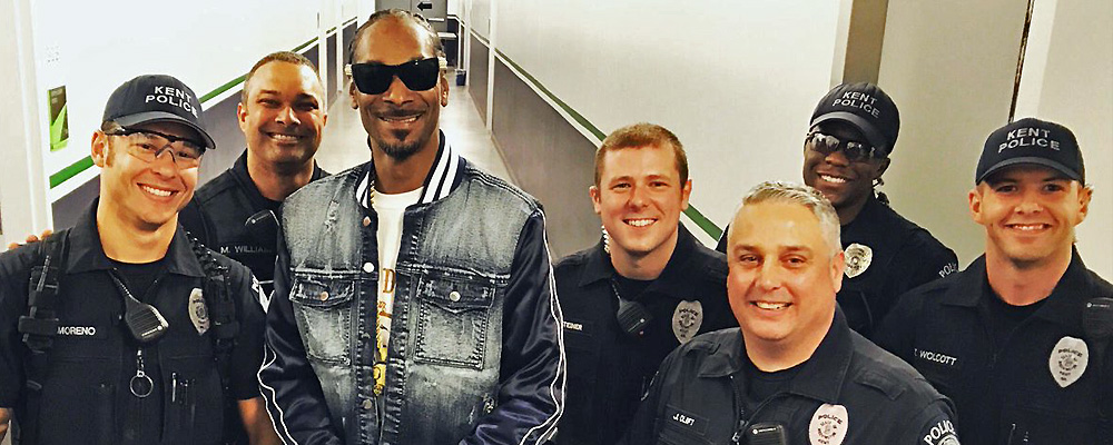PHOTO: Kent Police Officers hang with Snoop Dog backstage