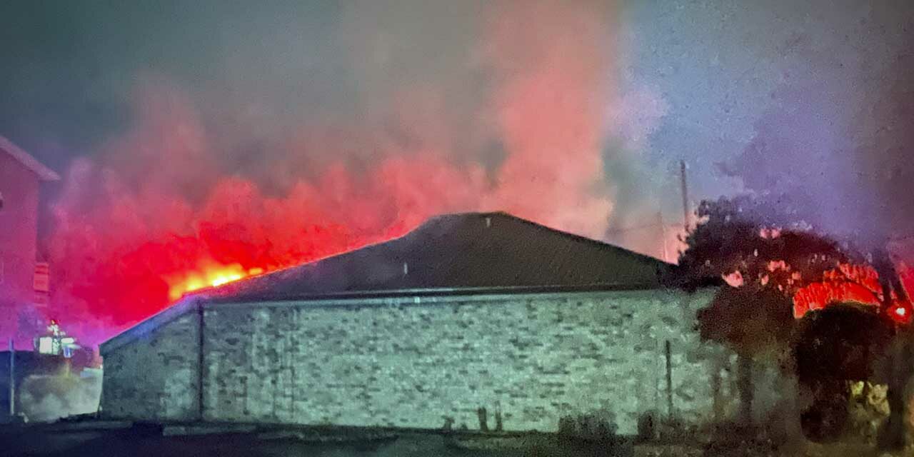 Fire burns commercial building in downtown Kent early Wednesday